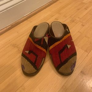 Vintage woven mules